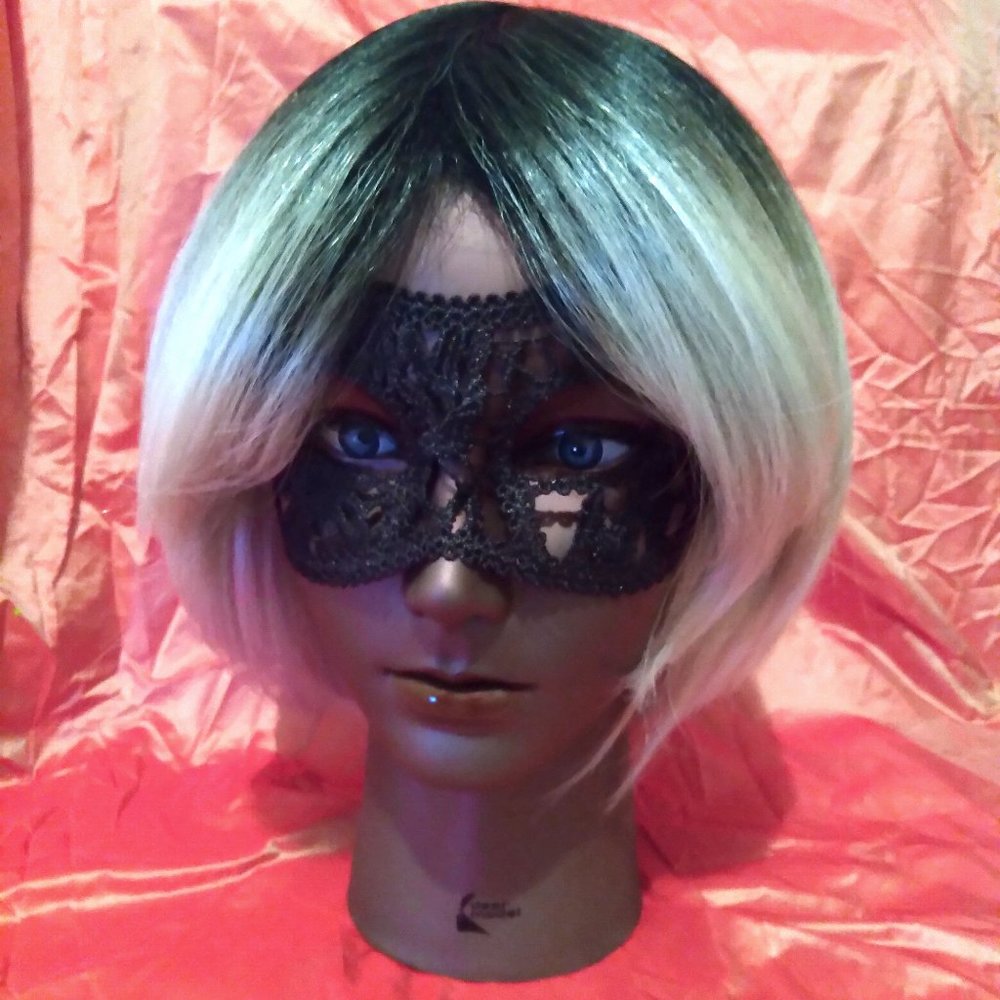Lily Lace Masqurade Mask